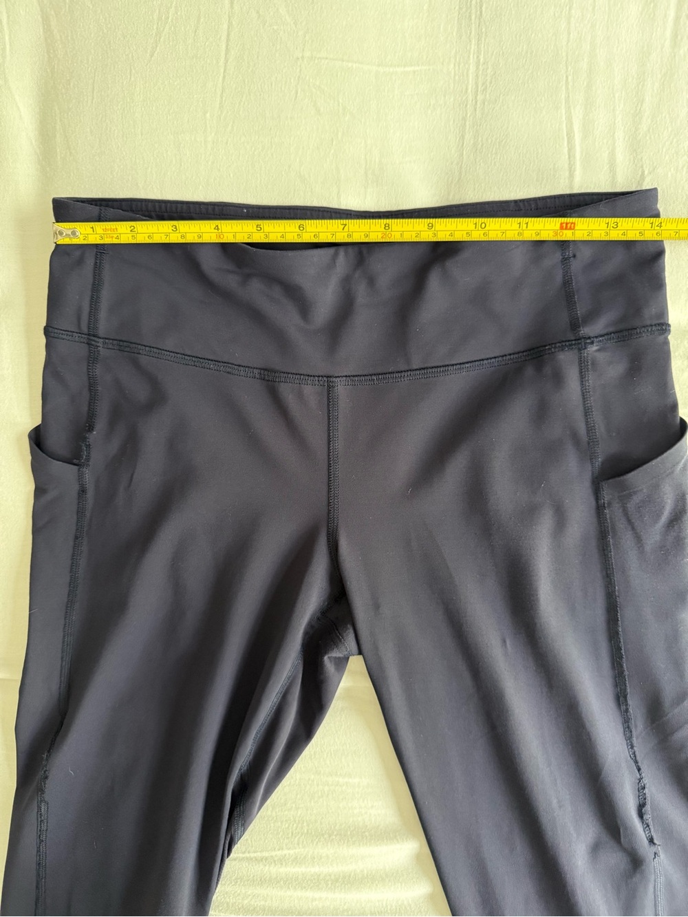 LULULEMON Black Pace Rival Crop 22” Medium Rise Pockets Luxtreme Leggings Sz 8 - Picture 10 of 14